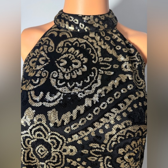 Elegant Black and Gold Patterned Halter Dress - Picture 6 of 8